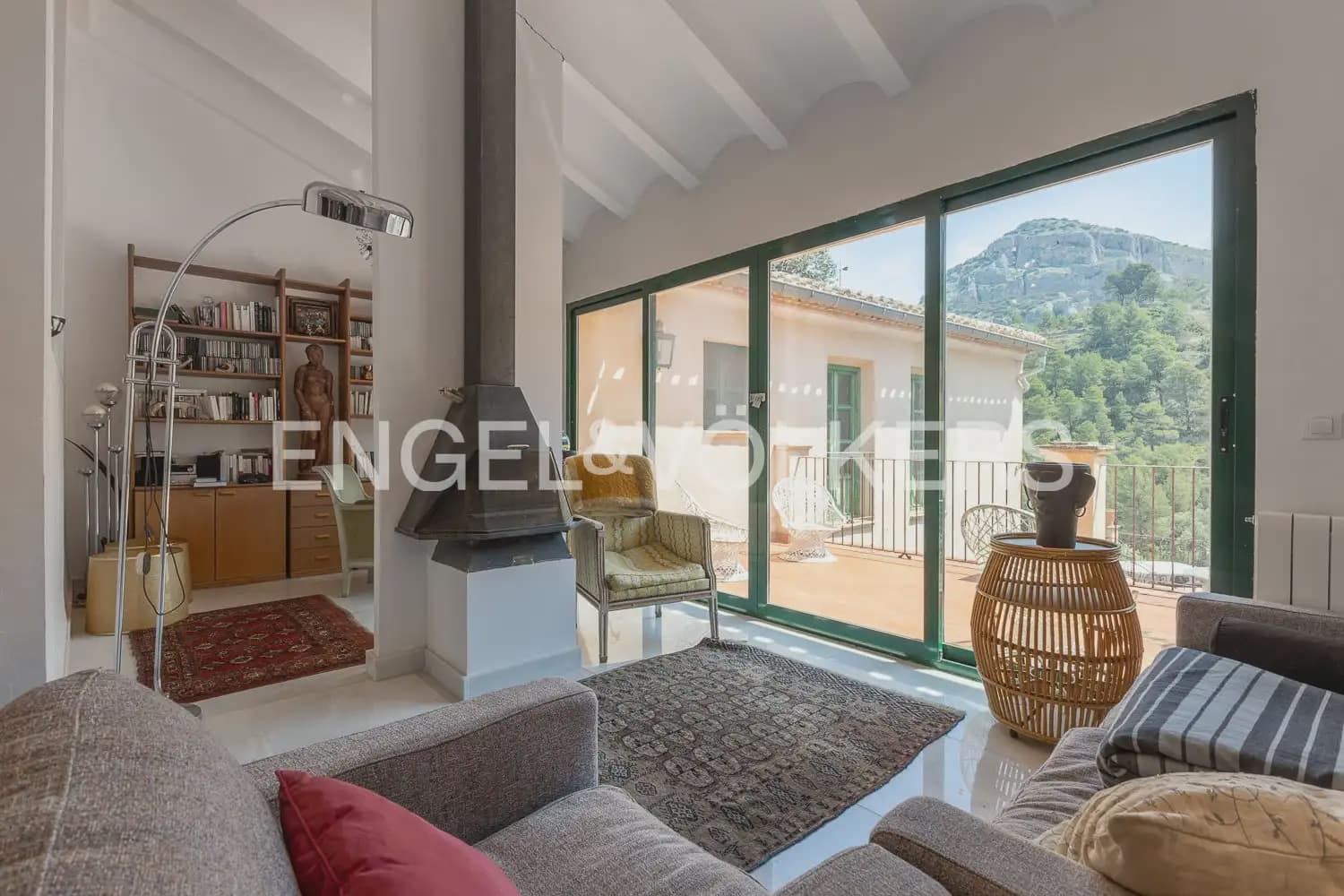 15 slaapkamer Finca/Landhuis te koop in Alcoleja met zwembad garage - € 3.500.000 (Ref: 9898204)