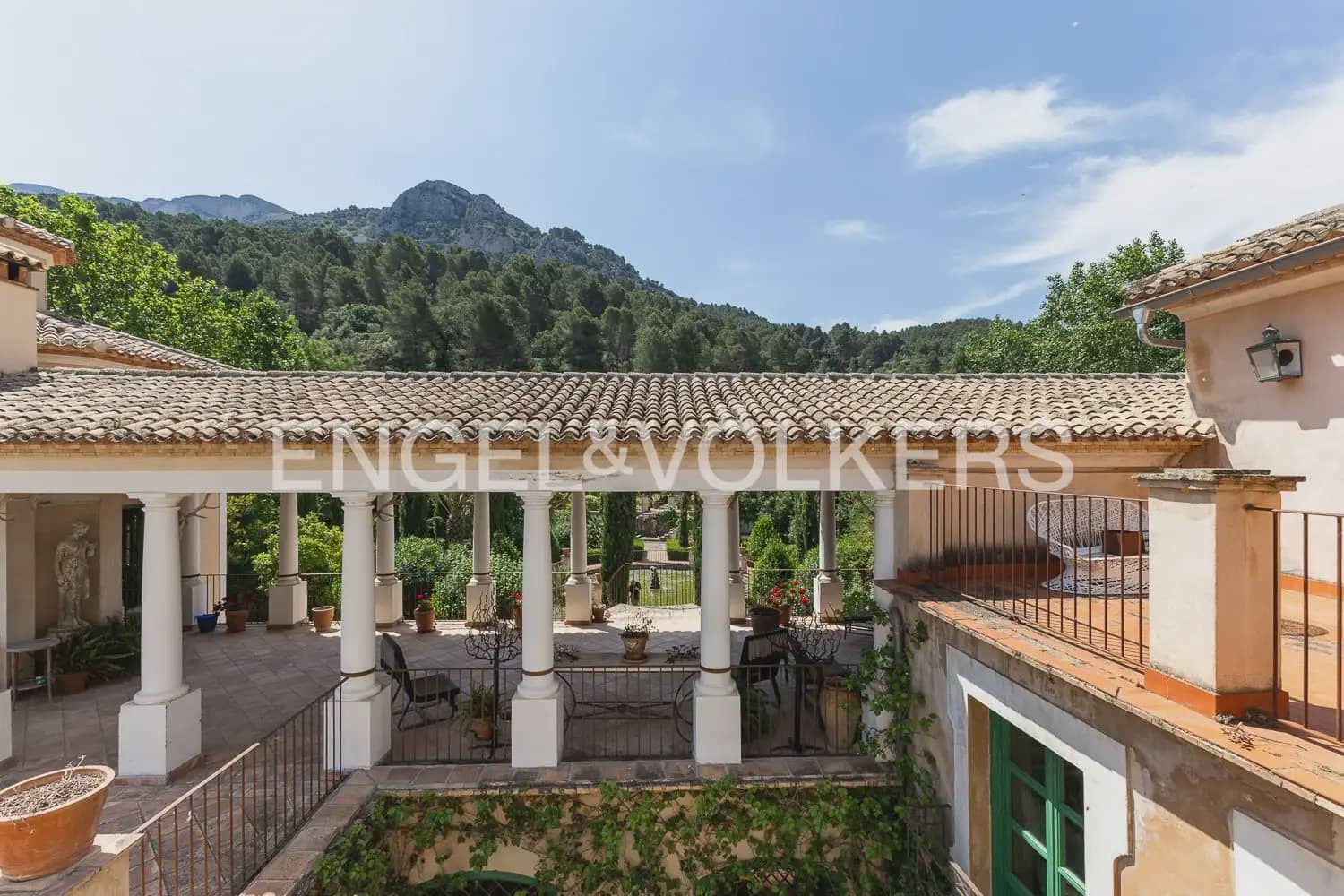 15 slaapkamer Finca/Landhuis te koop in Alcoleja met zwembad garage - € 3.500.000 (Ref: 9898204)