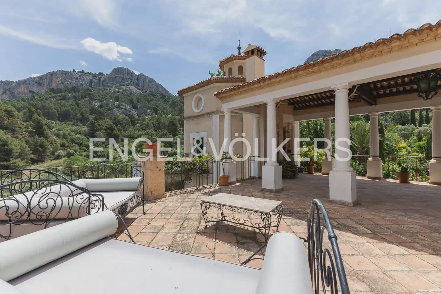 15 slaapkamer Finca/Landhuis te koop in Alcoleja met zwembad garage - € 3.500.000 (Ref: 9898204)