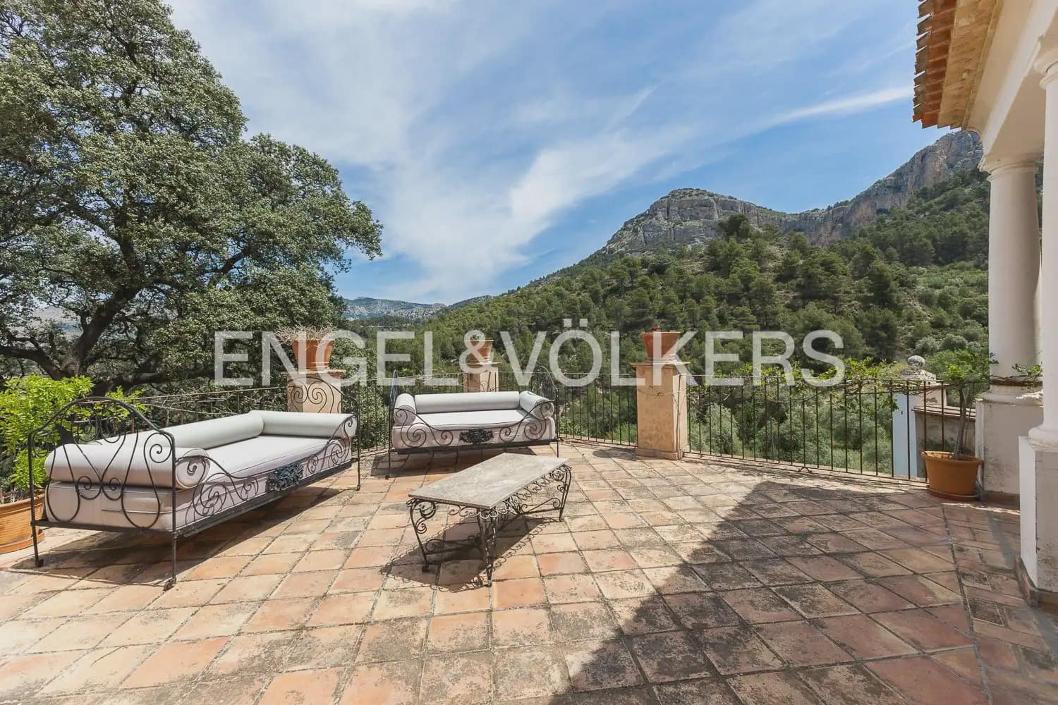15 slaapkamer Finca/Landhuis te koop in Alcoleja met zwembad garage - € 3.500.000 (Ref: 9898204)