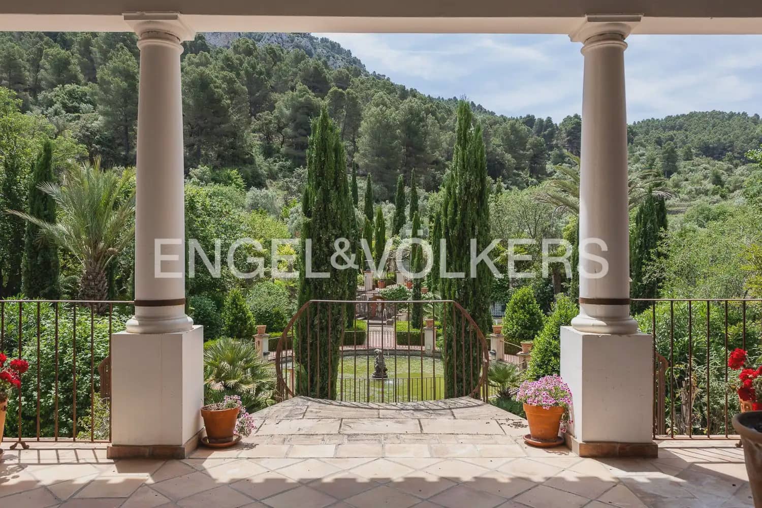 15 slaapkamer Finca/Landhuis te koop in Alcoleja met zwembad garage - € 3.500.000 (Ref: 9898204)