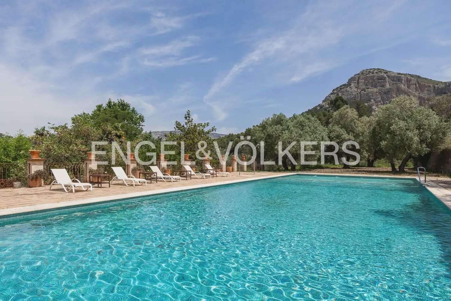 15 slaapkamer Finca/Landhuis te koop in Alcoleja met zwembad garage - € 3.500.000 (Ref: 9898204)