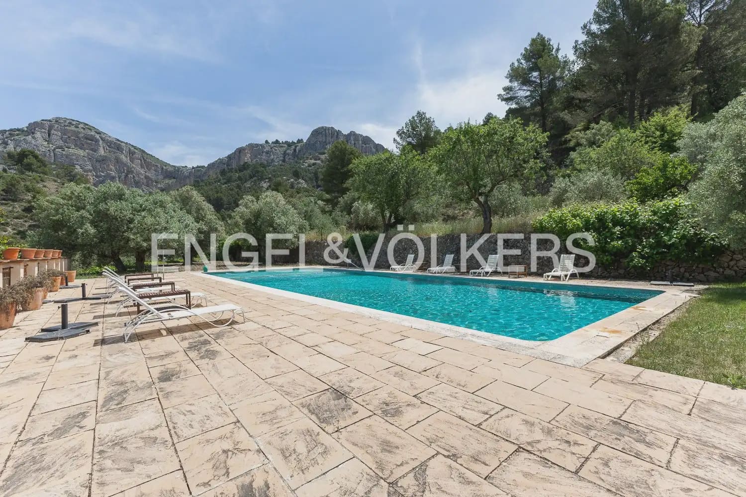 15 slaapkamer Finca/Landhuis te koop in Alcoleja met zwembad garage - € 3.500.000 (Ref: 9898204)
