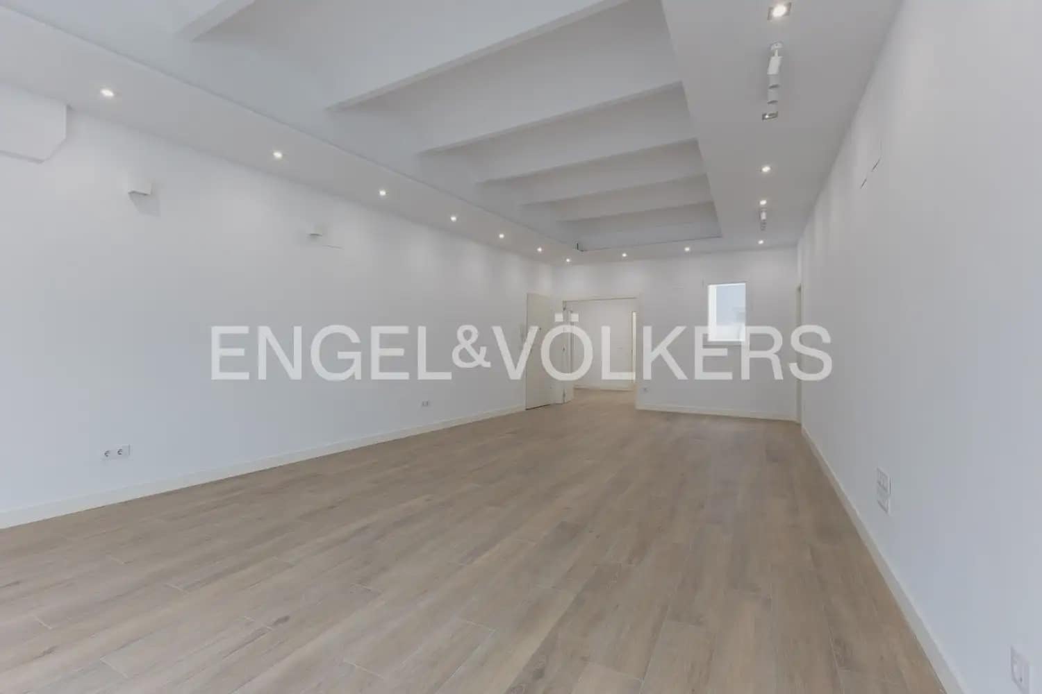 4 bedroom Penthouse for rent in Valencia city - € 4,500 (Ref: 9898205)