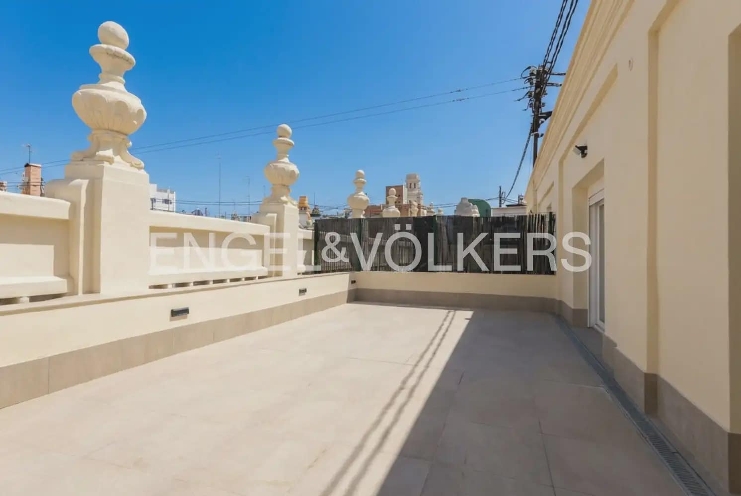 4 bedroom Penthouse for rent in Valencia city - € 4,500 (Ref: 9898205)