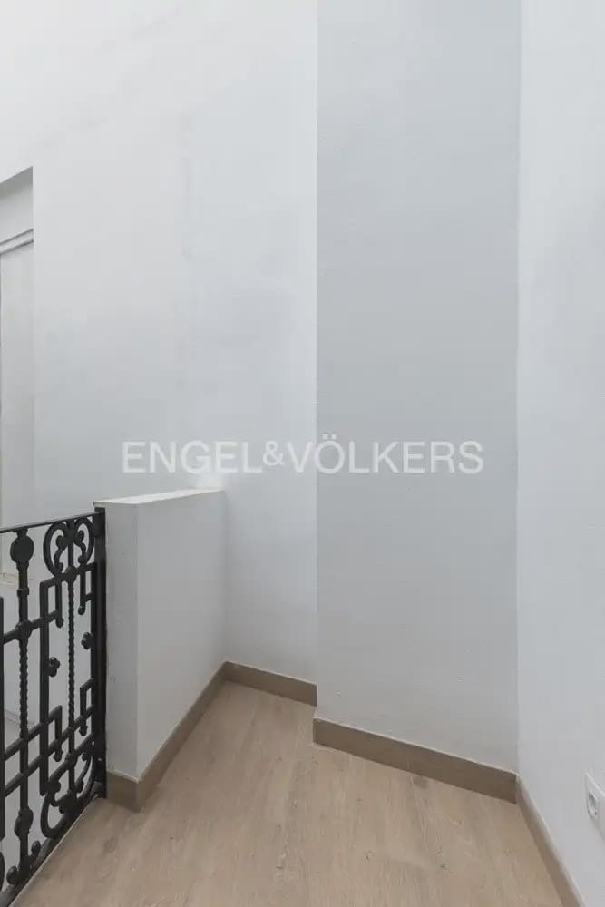 4 bedroom Penthouse for rent in Valencia city - € 4,500 (Ref: 9898205)