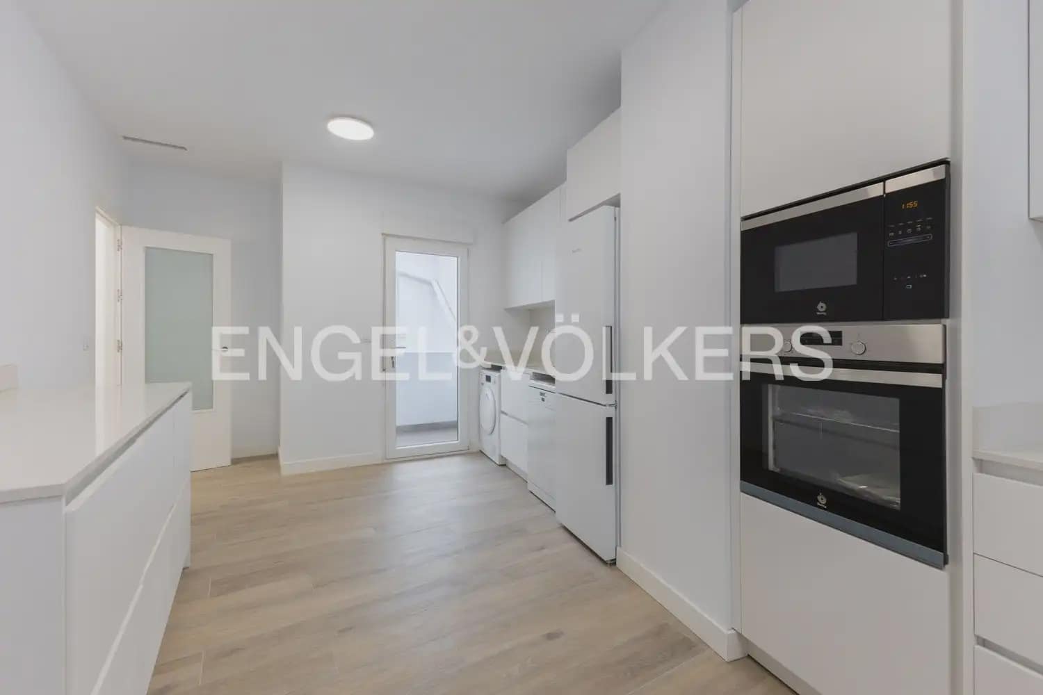 4 bedroom Penthouse for rent in Valencia city - € 4,500 (Ref: 9898205)