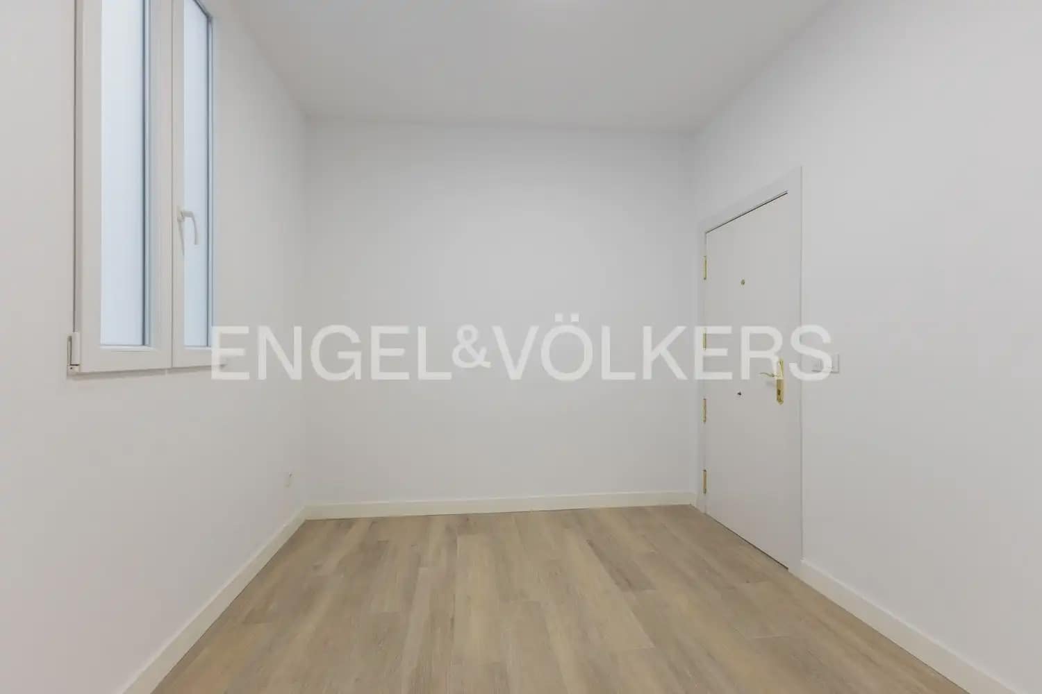 4 bedroom Penthouse for rent in Valencia city - € 4,500 (Ref: 9898205)