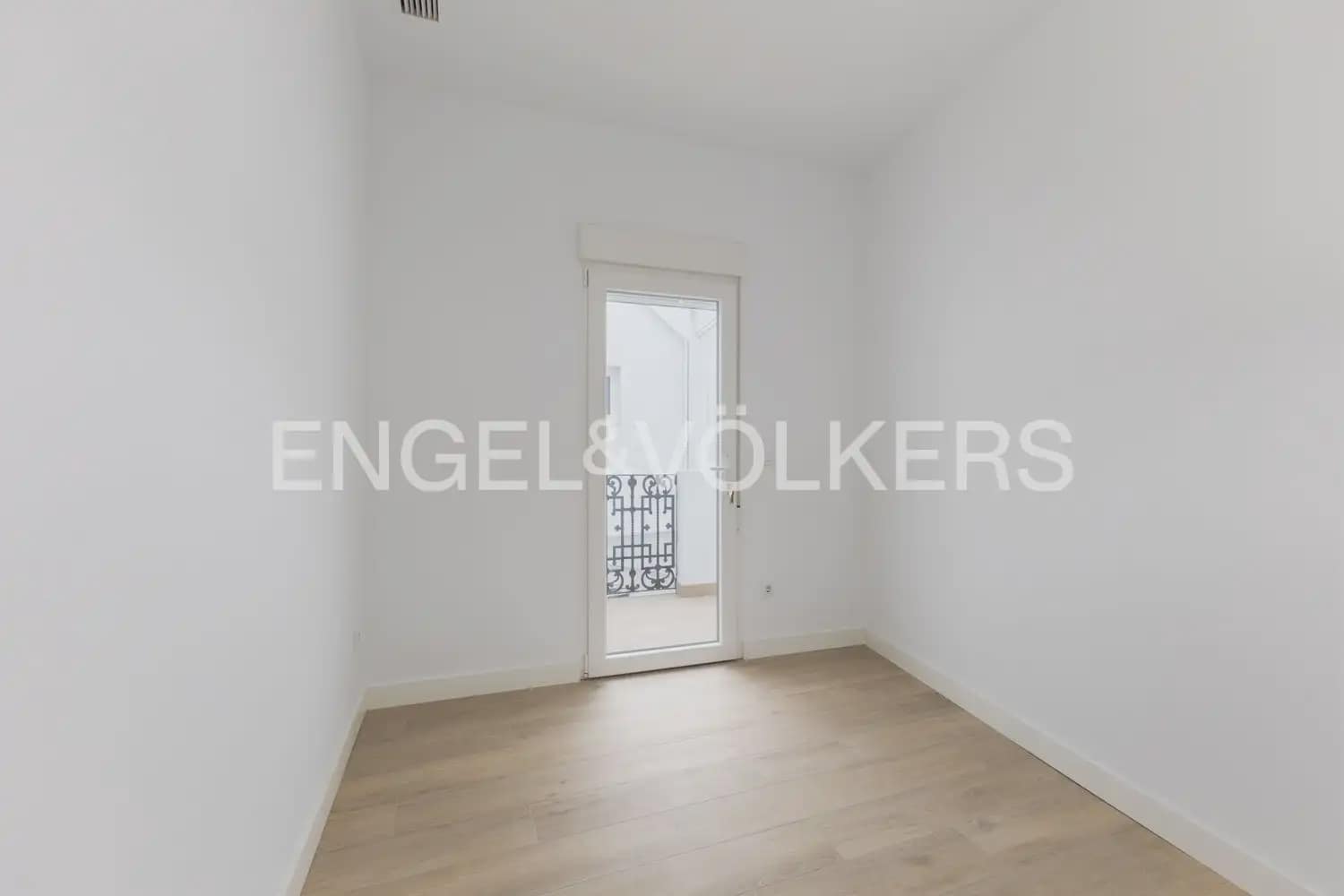 4 bedroom Penthouse for rent in Valencia city - € 4,500 (Ref: 9898205)