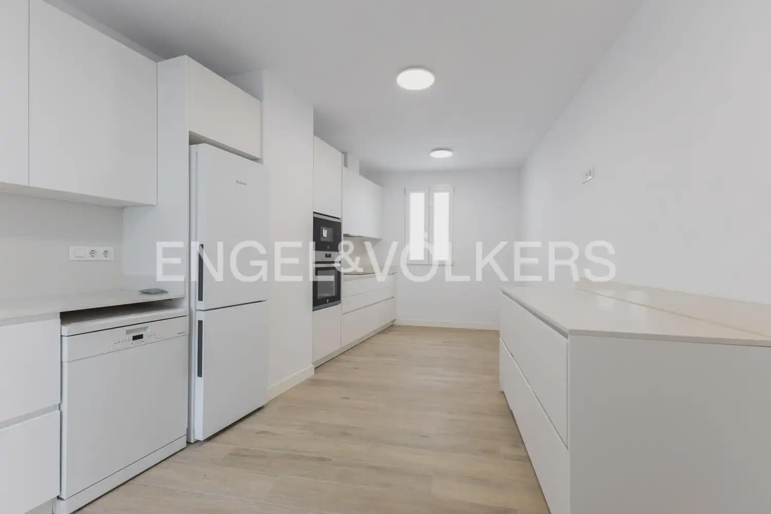 4 bedroom Penthouse for rent in Valencia city - € 4,500 (Ref: 9898205)