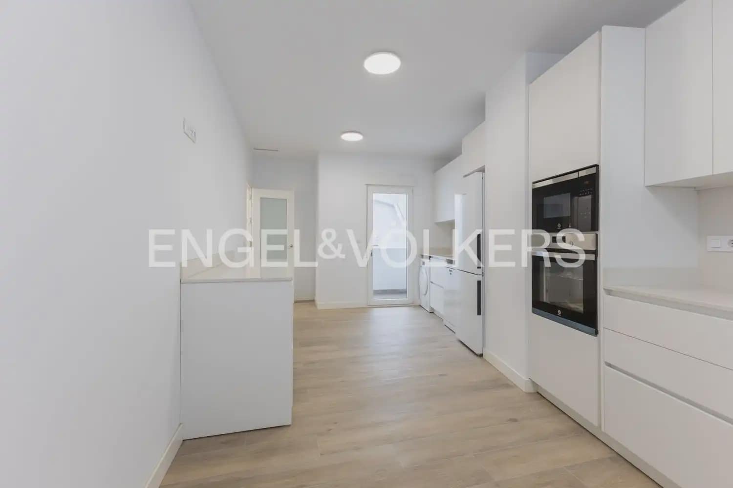 4 bedroom Penthouse for rent in Valencia city - € 4,500 (Ref: 9898205)