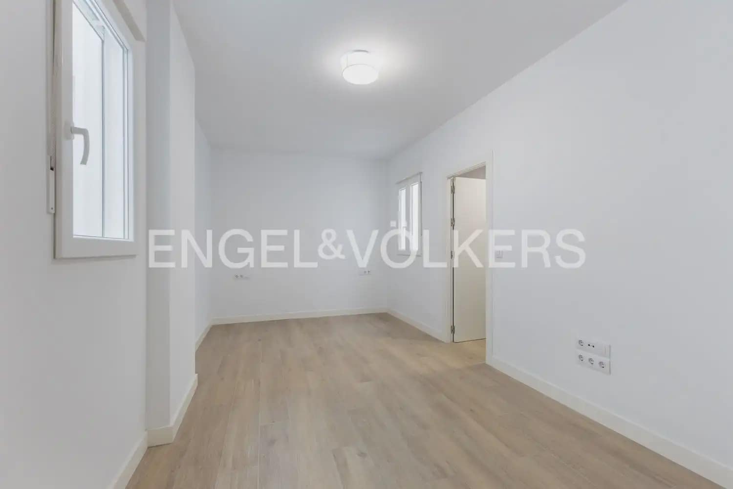 4 bedroom Penthouse for rent in Valencia city - € 4,500 (Ref: 9898205)