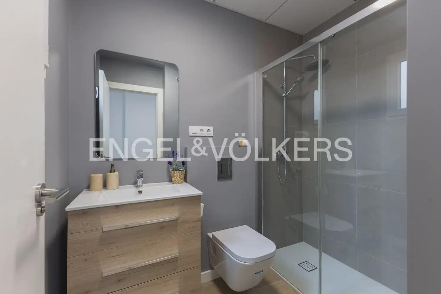 4 bedroom Penthouse for rent in Valencia city - € 4,500 (Ref: 9898205)