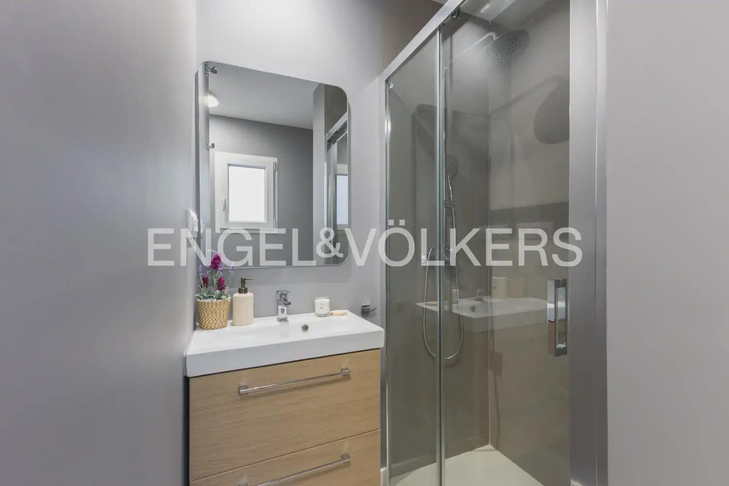 4 bedroom Penthouse for rent in Valencia city - € 4,500 (Ref: 9898205)