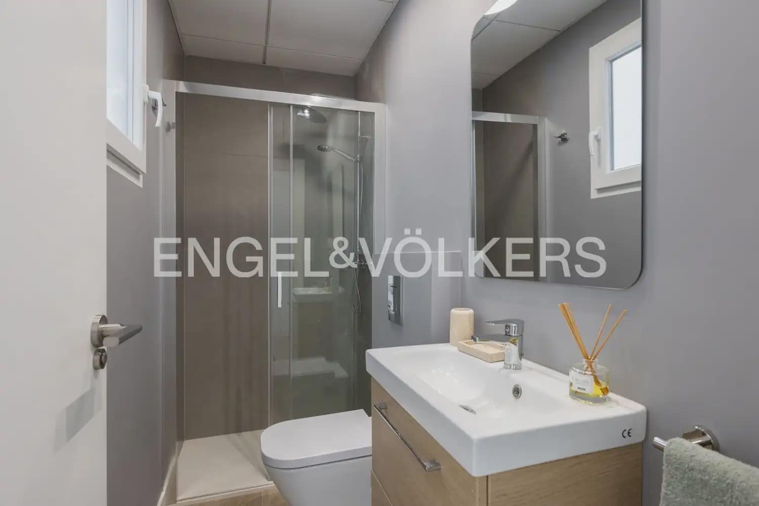 4 bedroom Penthouse for rent in Valencia city - € 4,500 (Ref: 9898205)