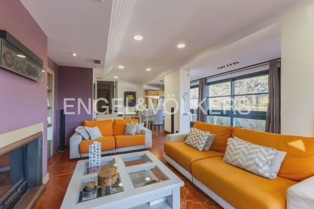 6 makuuhuone Huvila myytävänä paikassa El Grau de Castelló, Castelló de la Plana mukana uima-altaan 
autotalli - 1 400 000 € (Ref: 9898206)