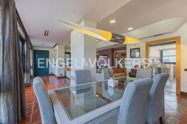6 makuuhuone Huvila myytävänä paikassa El Grau de Castelló, Castelló de la Plana mukana uima-altaan 
autotalli - 1 400 000 € (Ref: 9898206)