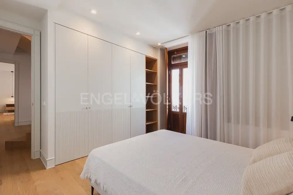 4 Zimmer Penthouse zu vermieten in Valencia Stadt - 10.000 € (Ref: 9898207)