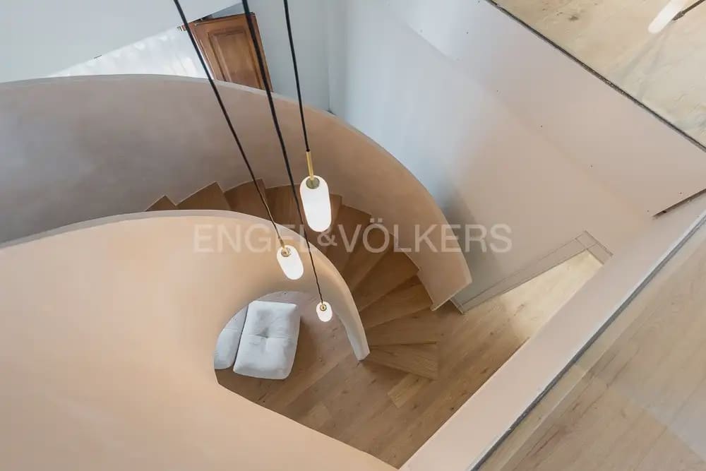 4 Zimmer Penthouse zu vermieten in Valencia Stadt - 10.000 € (Ref: 9898207)