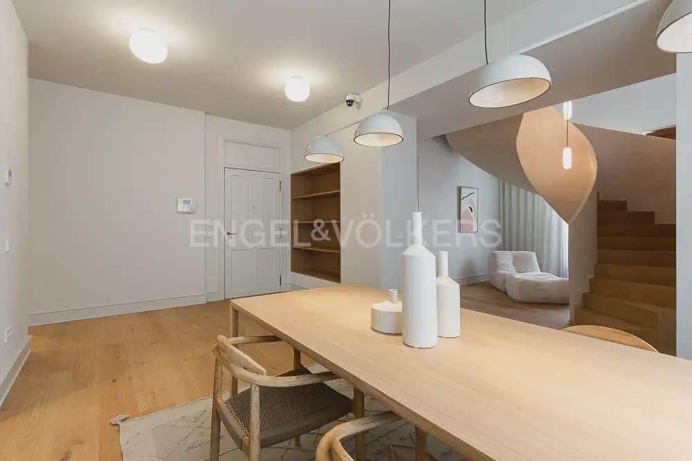4 Zimmer Penthouse zu vermieten in Valencia Stadt - 10.000 € (Ref: 9898207)