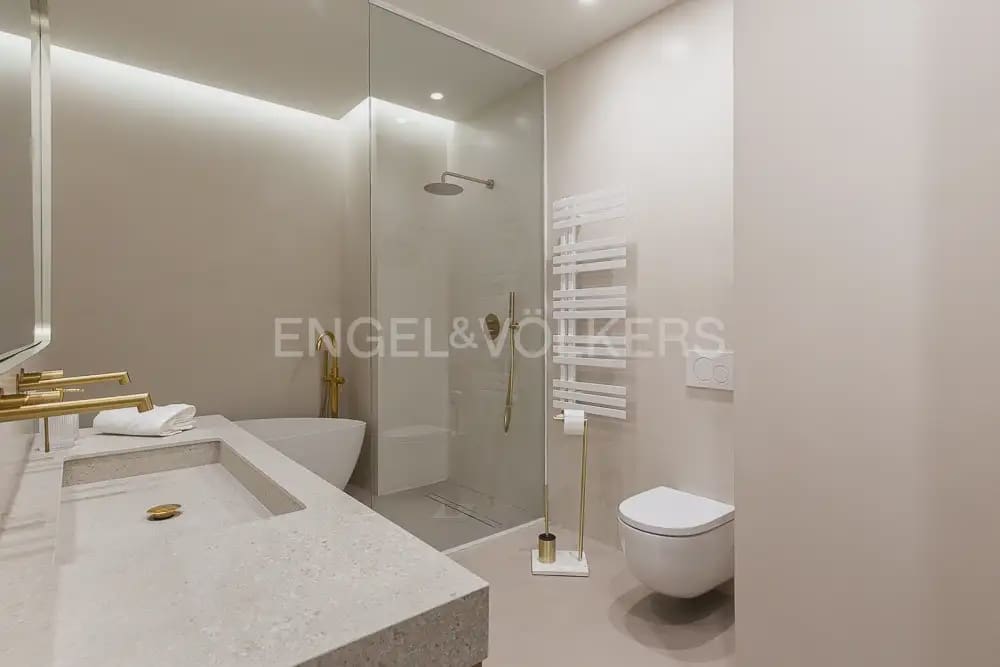 4 Zimmer Penthouse zu vermieten in Valencia Stadt - 10.000 € (Ref: 9898207)