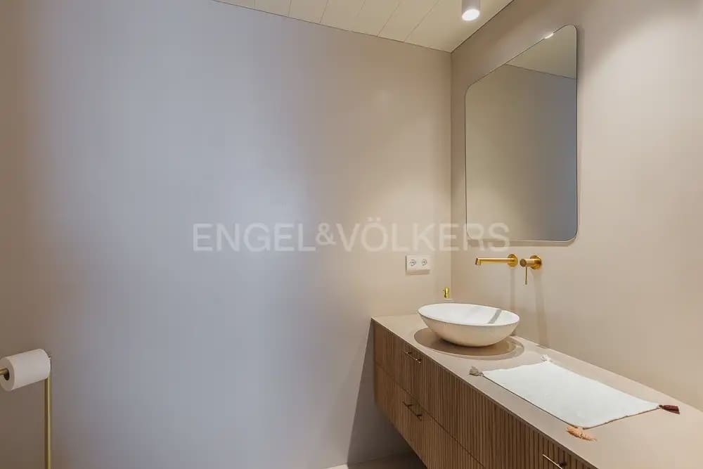 4 Zimmer Penthouse zu vermieten in Valencia Stadt - 10.000 € (Ref: 9898207)