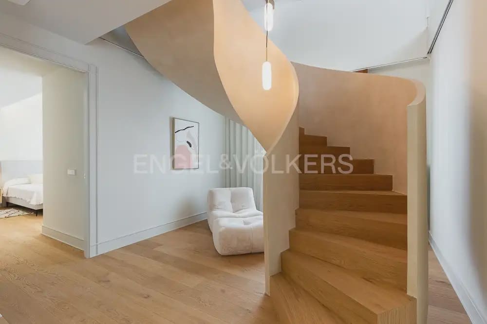 4 Zimmer Penthouse zu vermieten in Valencia Stadt - 10.000 € (Ref: 9898207)