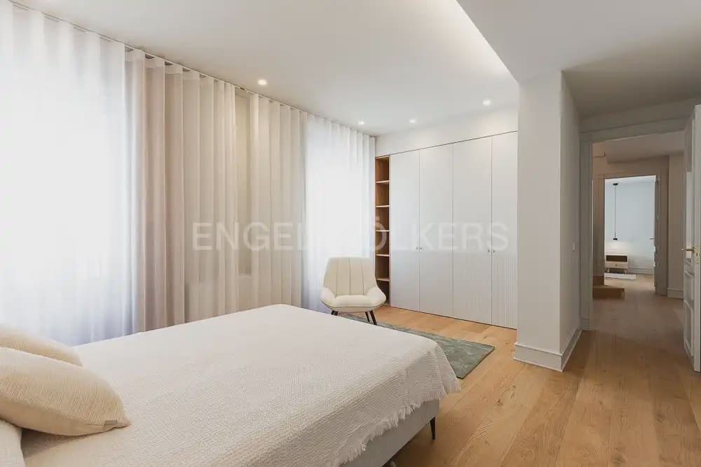 4 Zimmer Penthouse zu vermieten in Valencia Stadt - 10.000 € (Ref: 9898207)