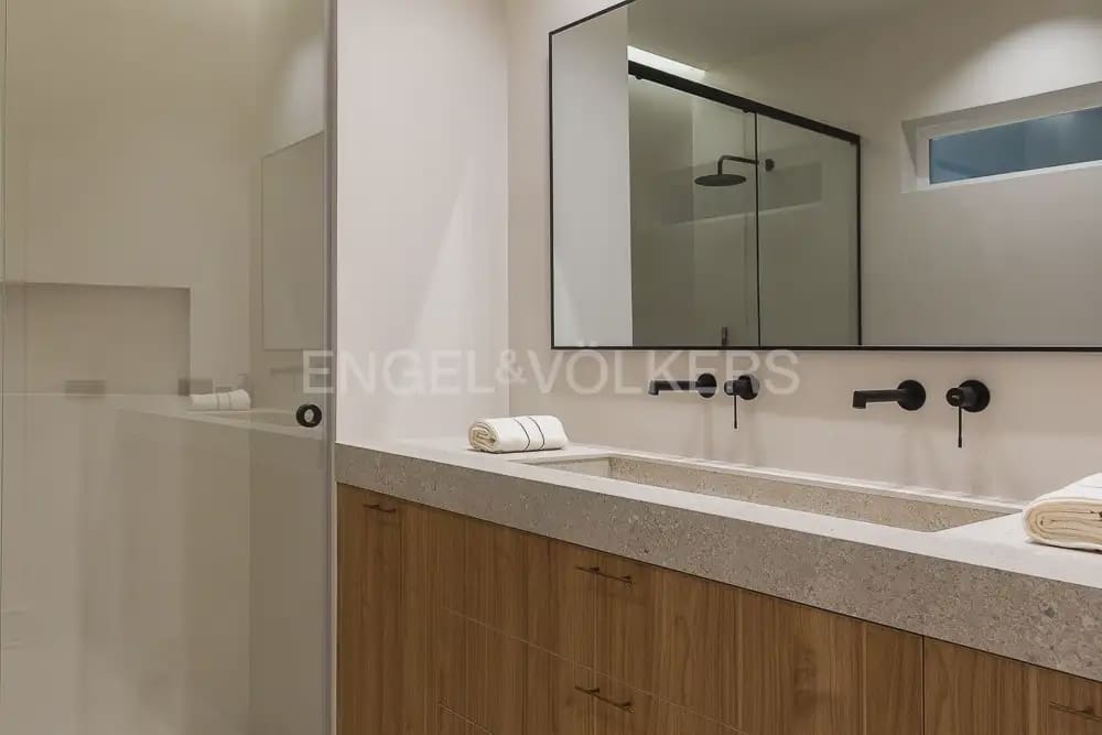 4 Zimmer Penthouse zu vermieten in Valencia Stadt - 10.000 € (Ref: 9898207)
