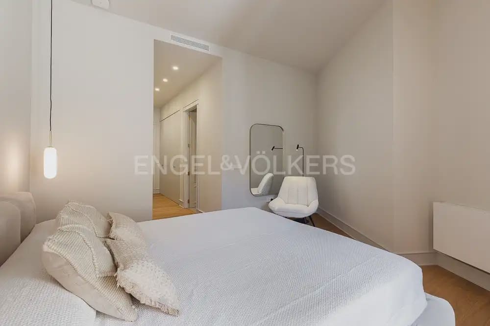 4 Zimmer Penthouse zu vermieten in Valencia Stadt - 10.000 € (Ref: 9898207)