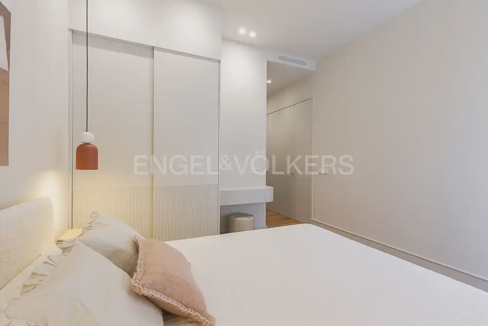 4 Zimmer Penthouse zu vermieten in Valencia Stadt - 10.000 € (Ref: 9898207)