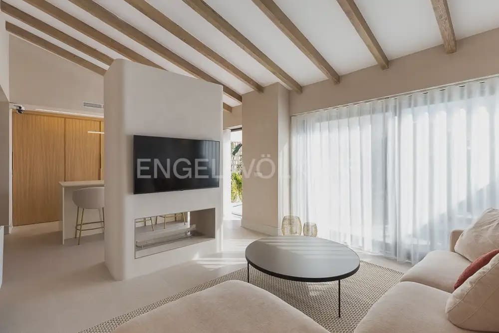 4 Zimmer Penthouse zu vermieten in Valencia Stadt - 10.000 € (Ref: 9898207)
