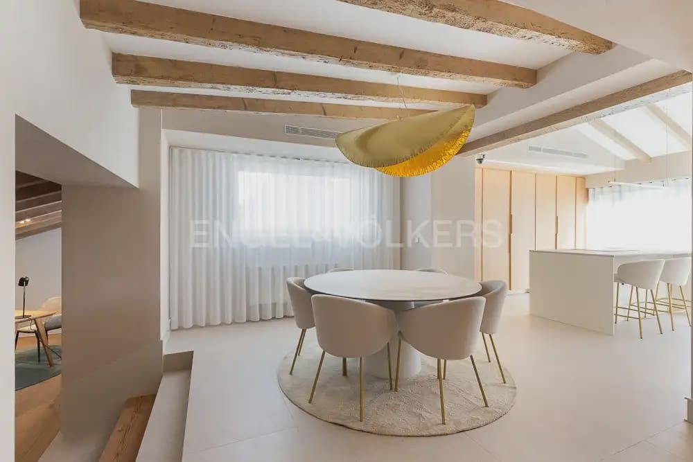 4 Zimmer Penthouse zu vermieten in Valencia Stadt - 10.000 € (Ref: 9898207)