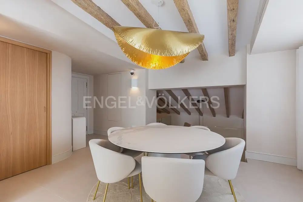 4 Zimmer Penthouse zu vermieten in Valencia Stadt - 10.000 € (Ref: 9898207)
