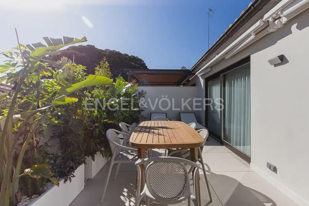 4 Zimmer Penthouse zu vermieten in Valencia Stadt - 10.000 € (Ref: 9898207)