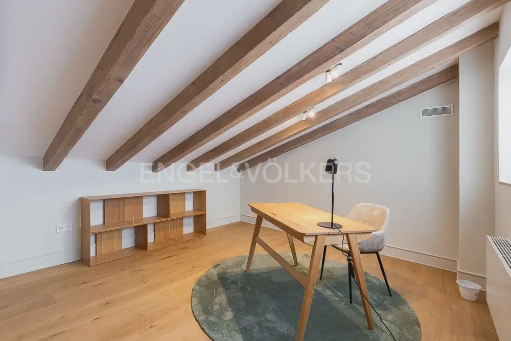 4 Zimmer Penthouse zu vermieten in Valencia Stadt - 10.000 € (Ref: 9898207)