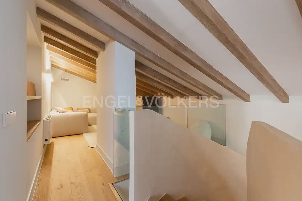 4 Zimmer Penthouse zu vermieten in Valencia Stadt - 10.000 € (Ref: 9898207)