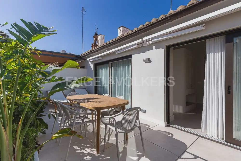 4 Zimmer Penthouse zu vermieten in Valencia Stadt - 10.000 € (Ref: 9898207)