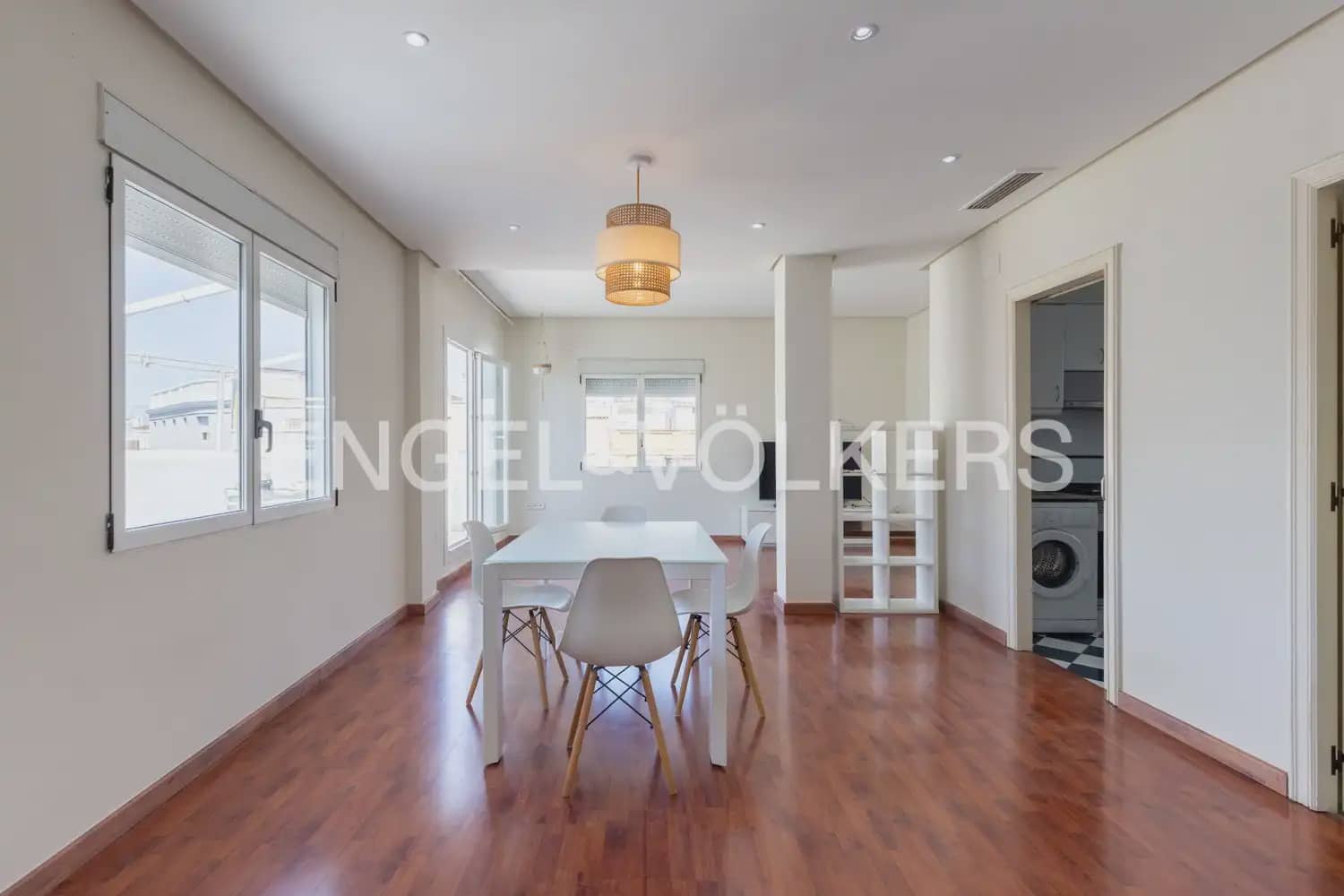 3 makuuhuone Kattohuoneisto vuokrattavana paikassa Valencia kaupunki - 2 300 € (Ref: 9898208)
