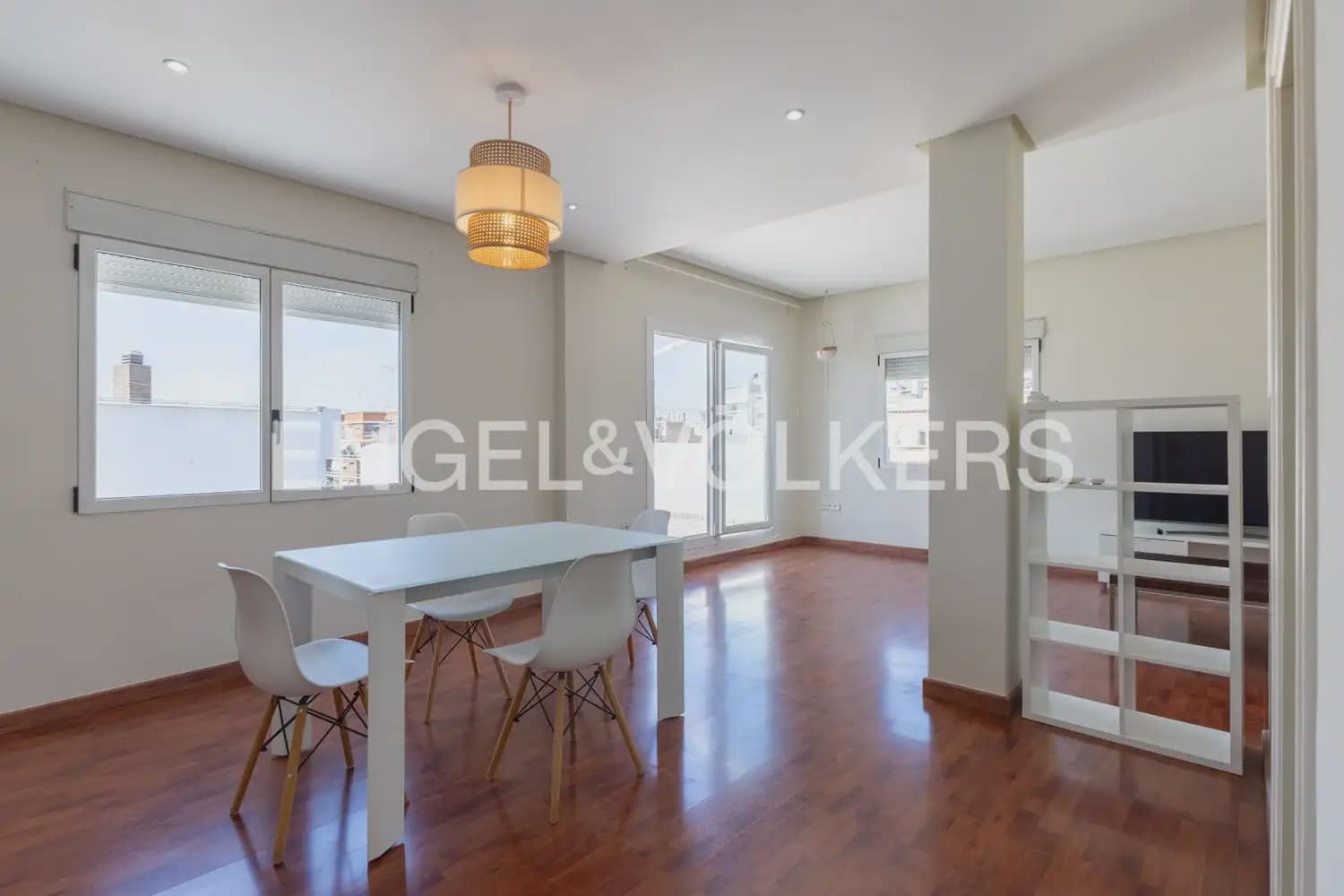 3 makuuhuone Kattohuoneisto vuokrattavana paikassa Valencia kaupunki - 2 300 € (Ref: 9898208)