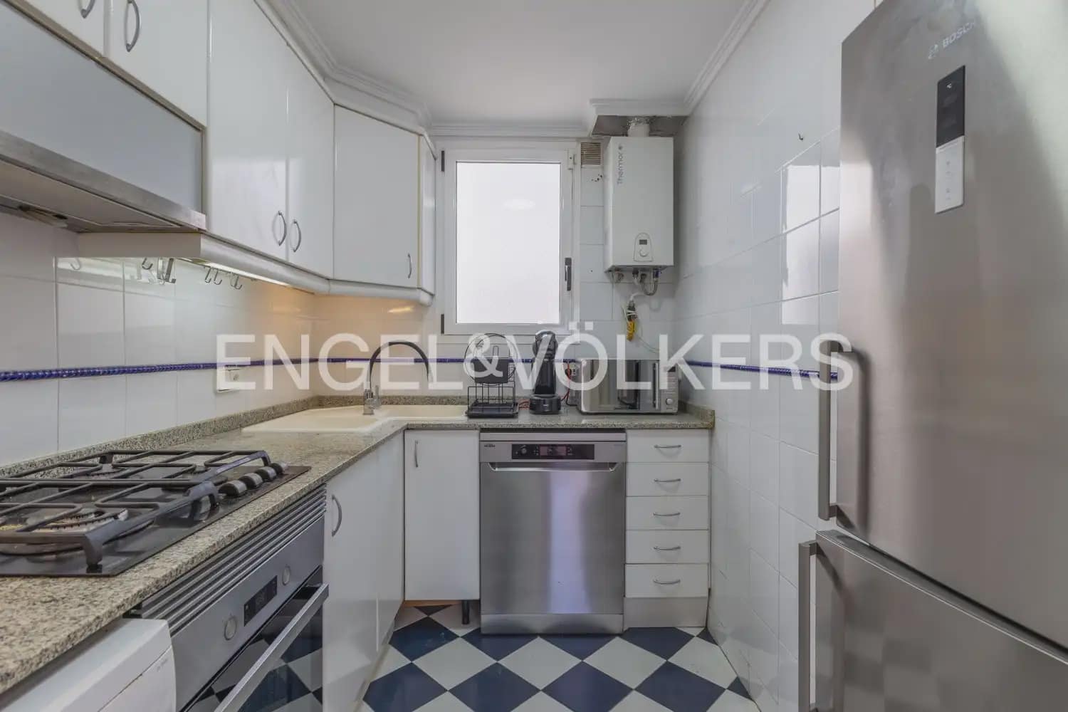 3 makuuhuone Kattohuoneisto vuokrattavana paikassa Valencia kaupunki - 2 300 € (Ref: 9898208)