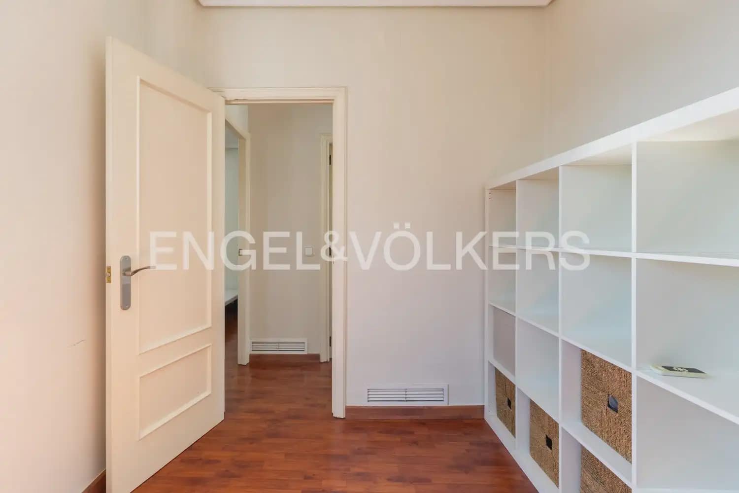 3 makuuhuone Kattohuoneisto vuokrattavana paikassa Valencia kaupunki - 2 300 € (Ref: 9898208)