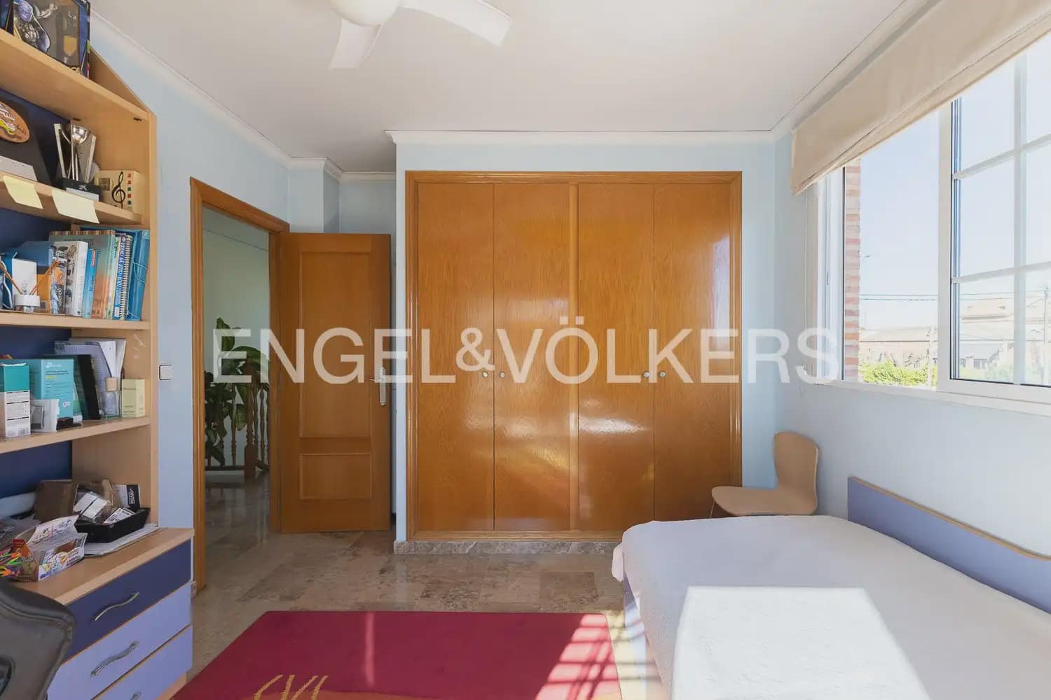 4 bedroom Villa for sale in Torrent with garage - € 659,000 (Ref: 9898209)