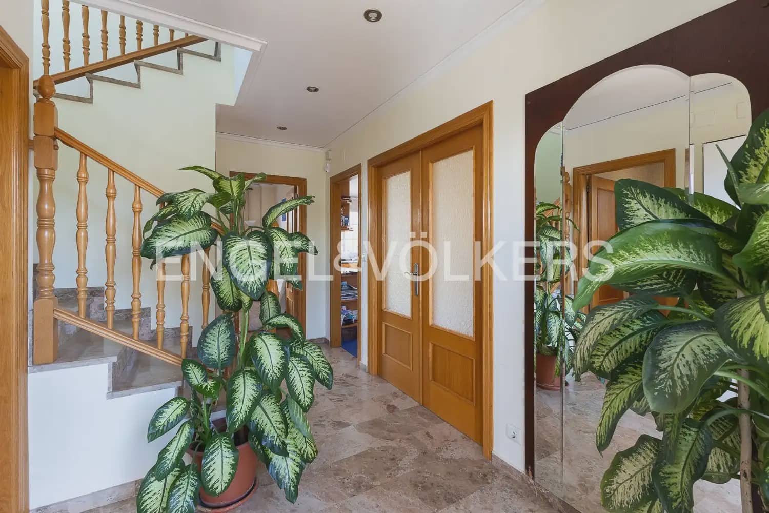 4 bedroom Villa for sale in Torrent with garage - € 659,000 (Ref: 9898209)