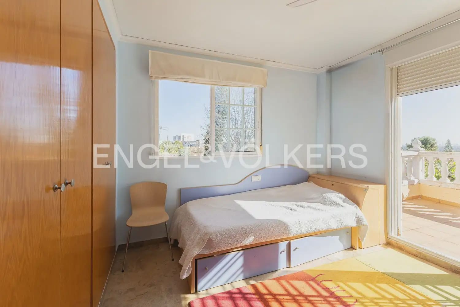 4 bedroom Villa for sale in Torrent with garage - € 659,000 (Ref: 9898209)