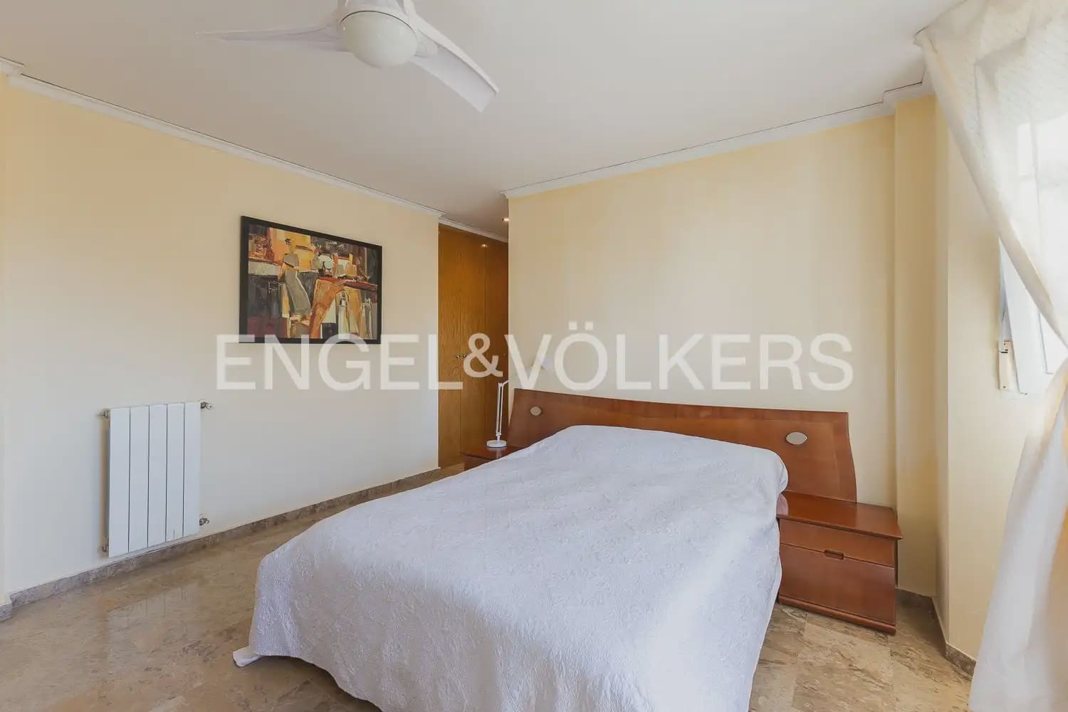4 bedroom Villa for sale in Torrent with garage - € 659,000 (Ref: 9898209)