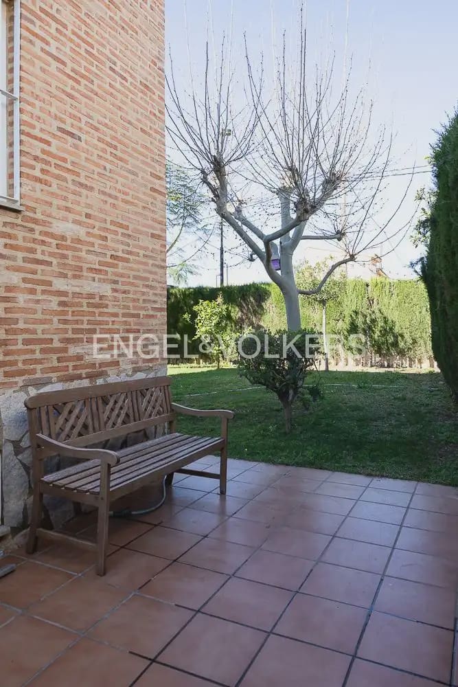 4 bedroom Villa for sale in Torrent with garage - € 659,000 (Ref: 9898209)