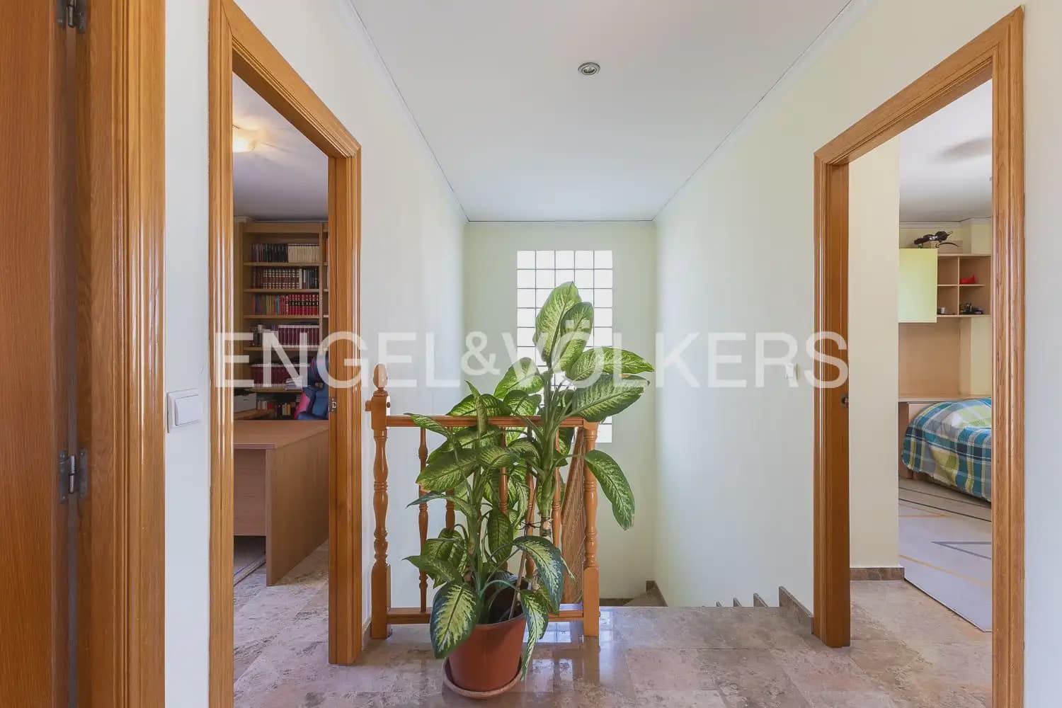 4 bedroom Villa for sale in Torrent with garage - € 659,000 (Ref: 9898209)