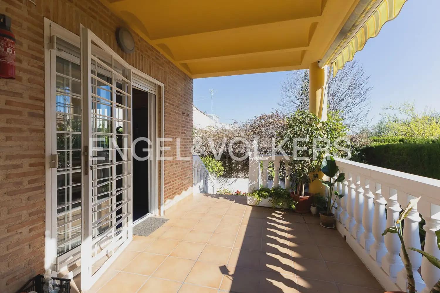 4 bedroom Villa for sale in Torrent with garage - € 659,000 (Ref: 9898209)