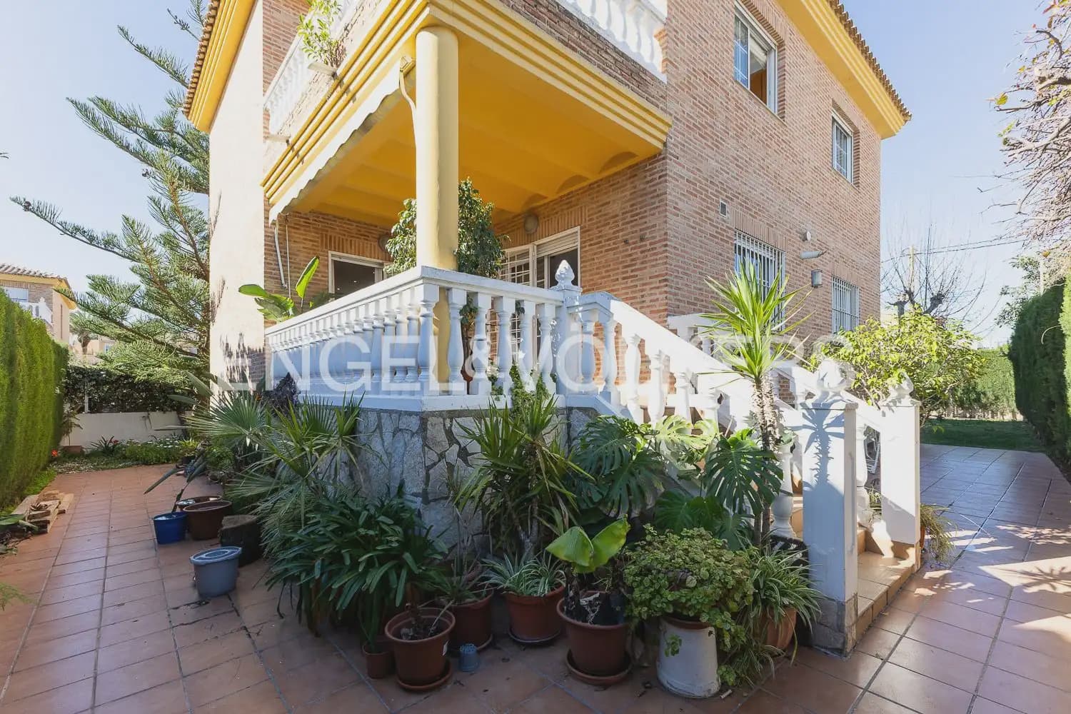 4 bedroom Villa for sale in Torrent with garage - € 659,000 (Ref: 9898209)